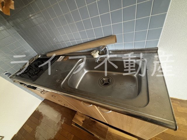 エレガンス川上のキッチン|コンパクトなキッチンで掃除もラクラク