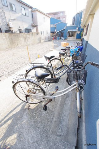 弘マンション　仲介手数料無料の駐車場