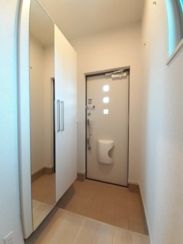 ホフヌング弐番館の玄関