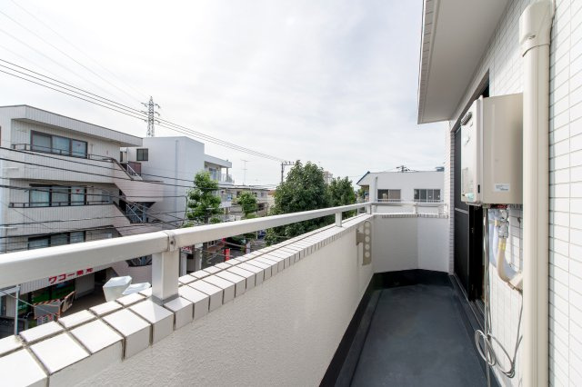 シャルール浅間町のバルコニー