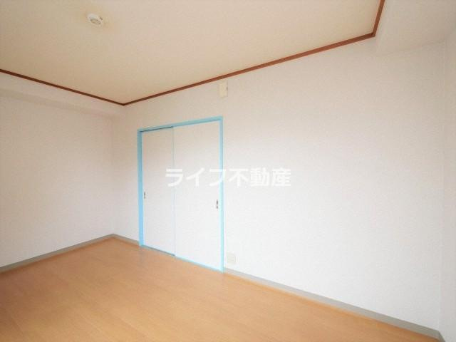 ヴァンベール大今里の居間・リビング|使いやすいリビングです