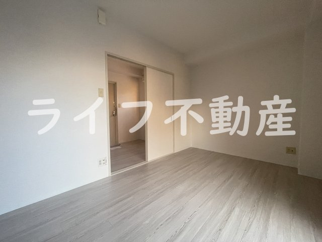 ヴァンベール大今里の居間・リビング|使いやすいリビングです