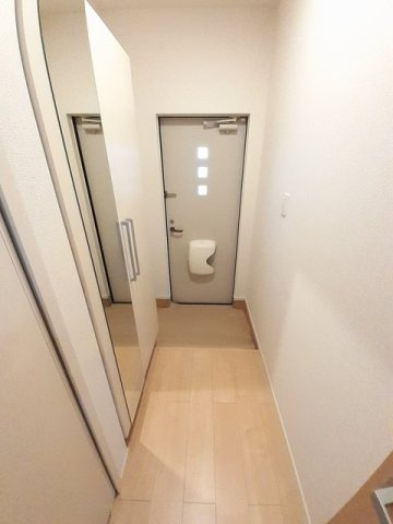 ＲＥＶＥ馬木　Ａの玄関