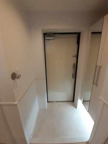 ブレイ　ダ　ブリクの玄関