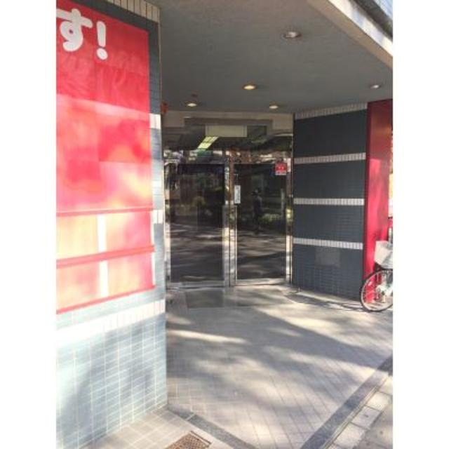 野田屋ビルのエントランス
