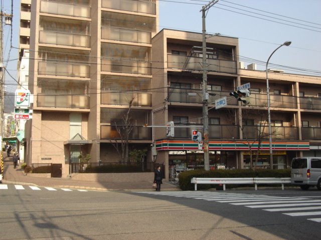 ＬＵＺ　ＫＯＢＥの周辺|セブンイレブン神戸六甲口店まで5,208ｍ