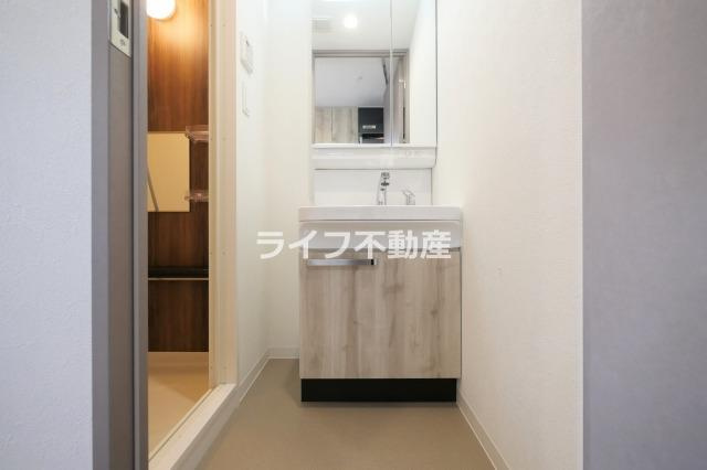 プレサンスＯＳＡＫＡ東成中本ハーヴィルの洗面所|脱衣スペースもあります