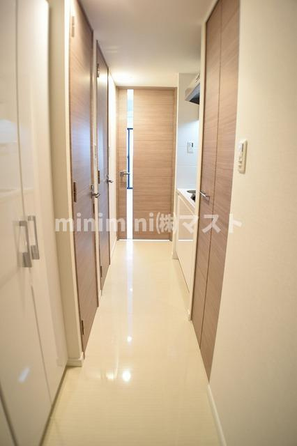 S-RESIDENCE難波Brillerの玄関