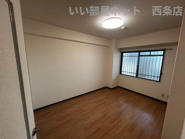 サンシャイン西条の洋室