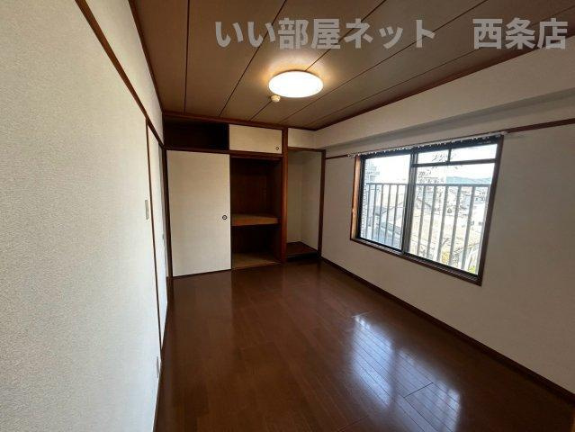 サンシャイン西条の洋室