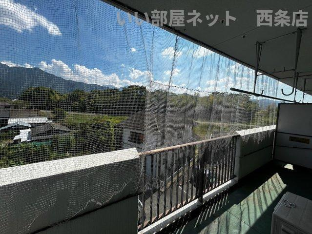 サンシャイン西条のバルコニー