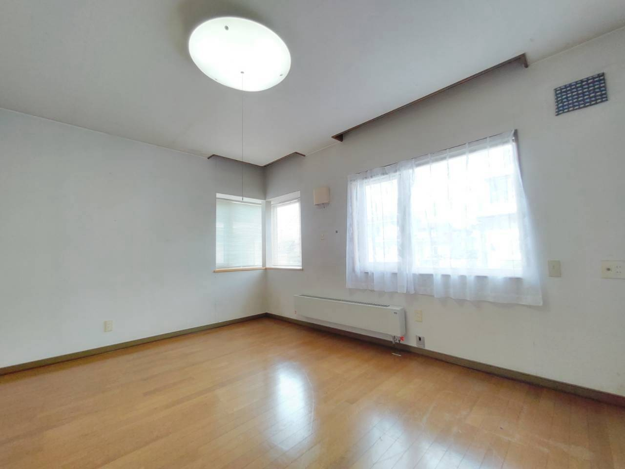紫雲台　中古住宅の洋室