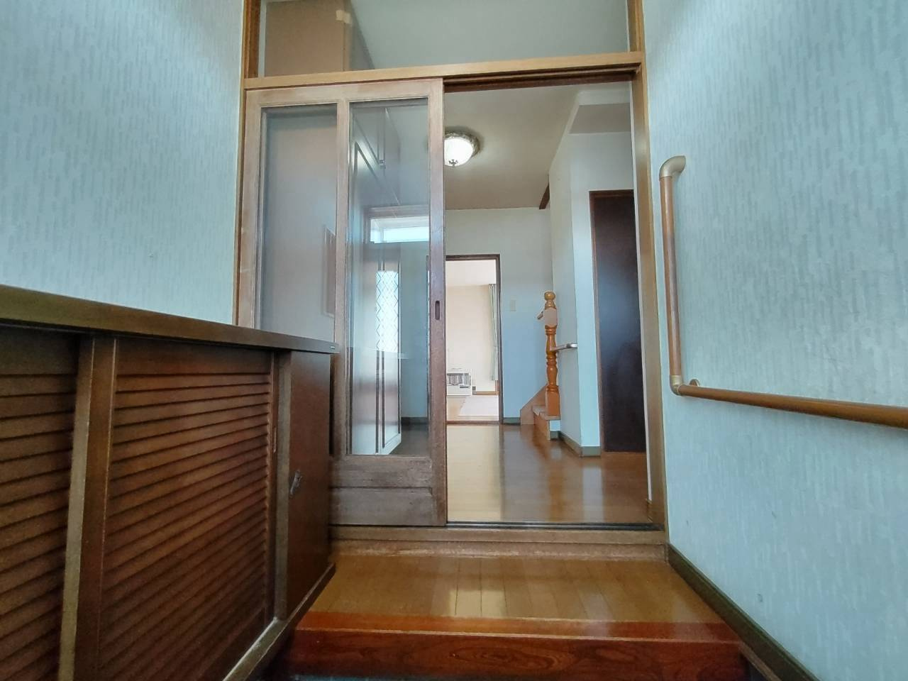 紫雲台　中古住宅の玄関