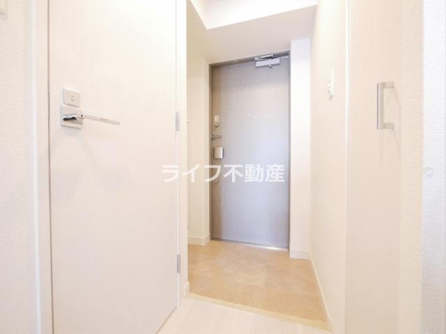 ララプレイス森ノ宮ベーネの玄関|収納もある玄関です