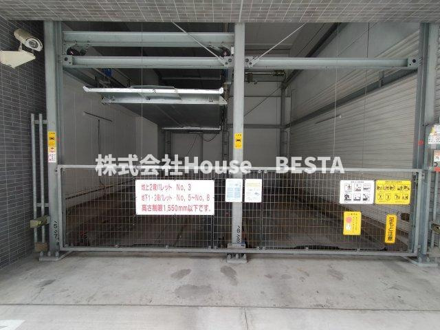 アーバネックスみなと元町の駐車場