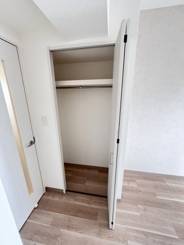 大阪市城東区今福東２丁目の賃貸マンションの収納