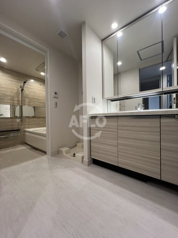 グランドメゾン新梅田タワー THE CLUB RESIDENCEの洗面所|グランドメゾン新梅田タワー THE CLUB RESIDENCE　洗面所