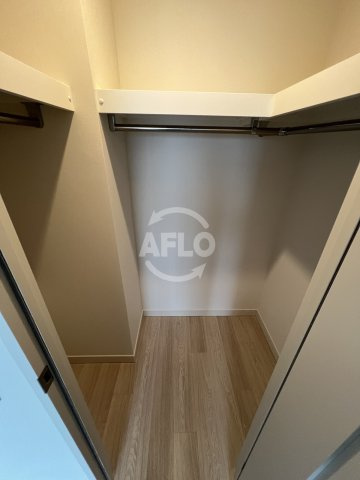 グランドメゾン新梅田タワー THE CLUB RESIDENCEの収納|グランドメゾン新梅田タワー THE CLUB RESIDENCE　ウォークインクローゼット