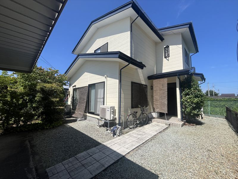 山形市大字志戸田1727-6の外観|8/9撮影　カーポート2台分もございます。