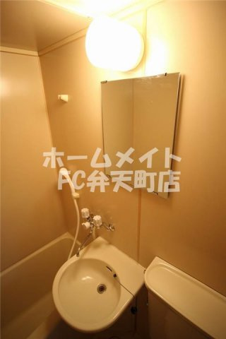【洗面所】 | パークサイドハイツ | 忙しい朝には欠かせない洗面所です