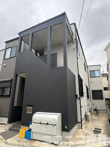 足立区足立１丁目のアパートの外観