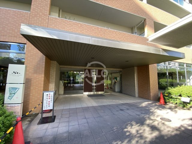 セントプレイス大阪ウィスタリアコート　友渕小学校のエントランス|セントプレイス大阪ウィスタリアコート　エントランス