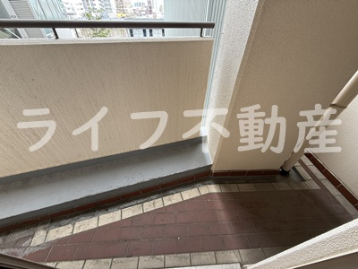 ノアーズアーク緑橋のバルコニー|暖かな日差しのふりそそぐバルコニー