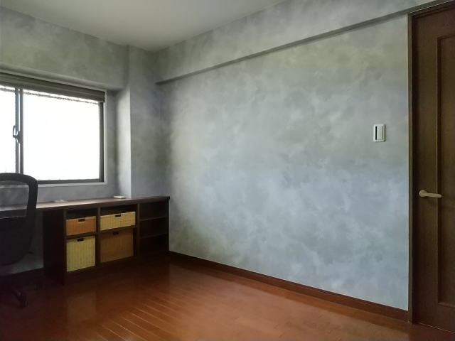チサンマンション紀の川の洋室