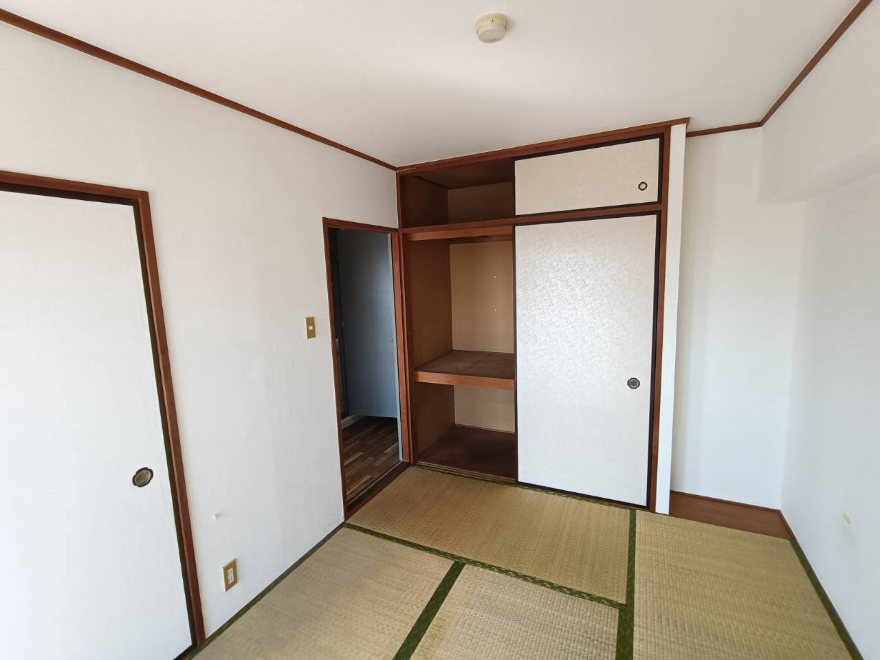 エクセル青山の和室