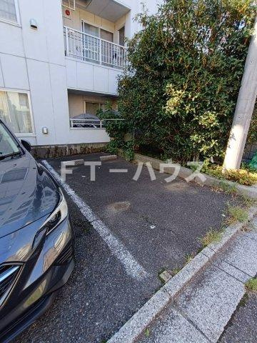 エクセル青山の駐車場