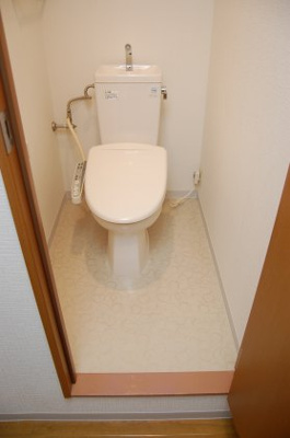【トイレ】 | エリンデール桜川 | 落ち着いた色調のトイレです