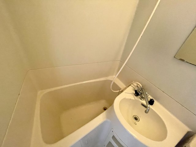 シンプルで機能的なユニットバスです♪
