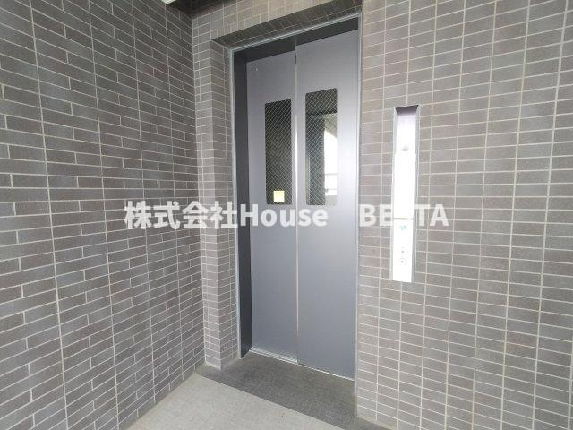 アーバネックスみなと元町のロビー