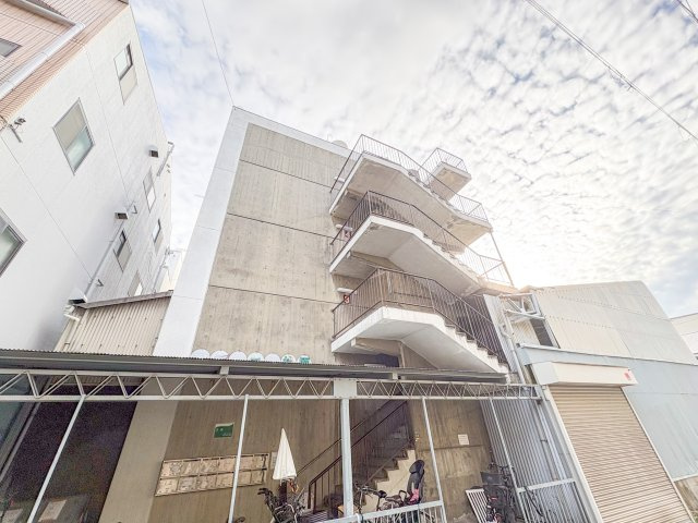マンション松原の外観