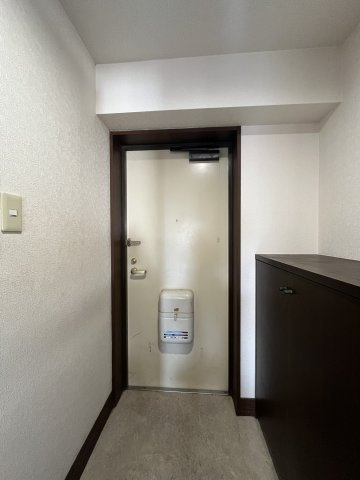 サンライズ津福の玄関