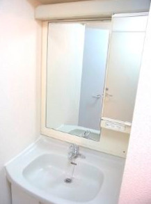 マンション白陽の洗面所|忙しい朝には欠かせない洗面所です
