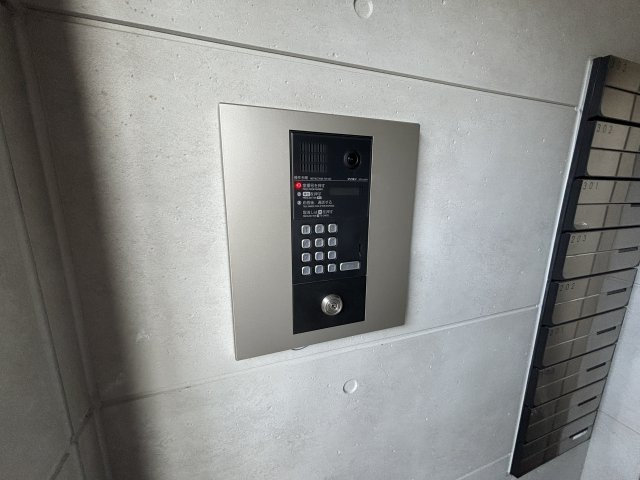 プレジール東難波のエントランス