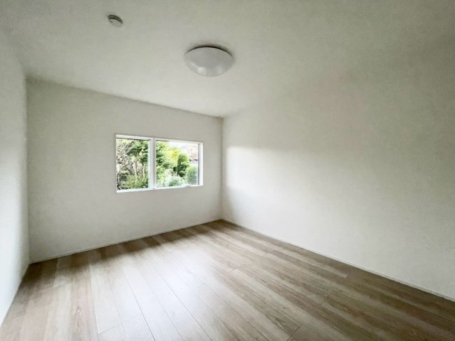 長野市上野の洋室|全室大きな収納スペース付きで片付けも楽々♪