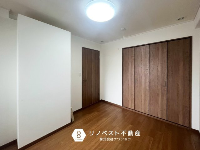 八戸ノ里第四ガーデンハイツの洋室|約6帖の洋室♪
衣類収納に便利なクローゼット完備◎