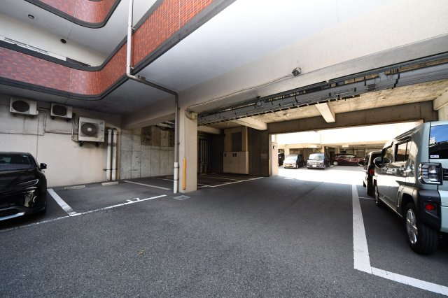 ギャラン吉野町の駐車場