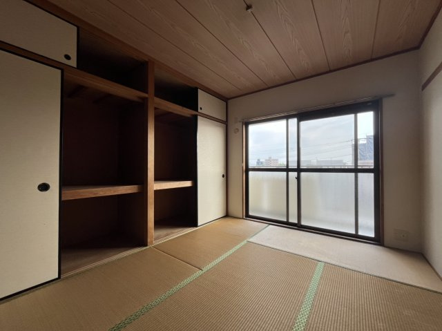 サンライズ津福の和室