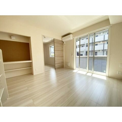 横浜市戸塚区上倉田町のアパートの居間・リビング