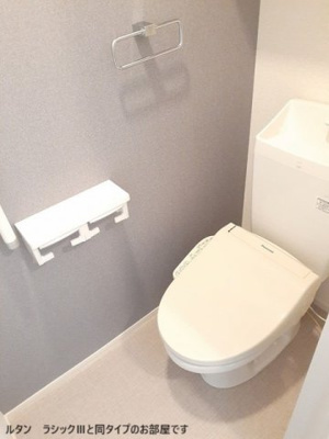 【トイレ】 | シャイン・リヒト | 清潔感のあるトイレです
