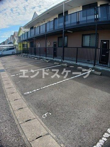 サングレープの駐車場|高崎、前橋のお部屋探しはエンドスケープまで！お客様の理想お聞かせ下さい♪