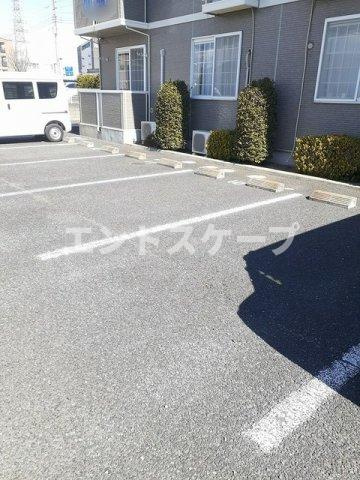 ロイヤルパークＣの駐車場|高崎、前橋のお部屋探しはエンドスケープまで！お客様の理想お聞かせ下さい♪