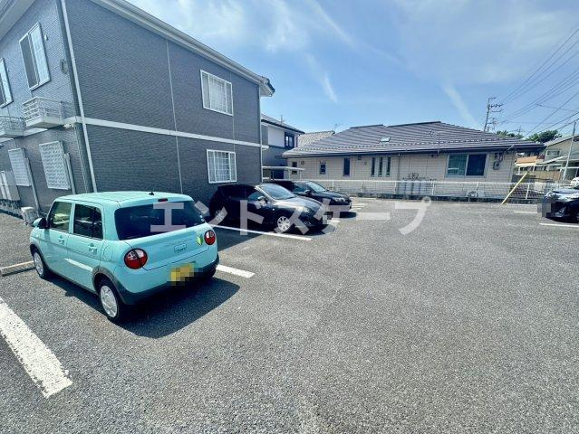 ロイヤルパークＣの駐車場|高崎、前橋のお部屋探しはエンドスケープまで！お客様の理想お聞かせ下さい♪