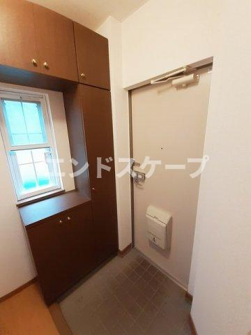 ロイヤルパークＣの玄関|高崎、前橋のお部屋探しはエンドスケープまで！お客様の理想お聞かせ下さい♪