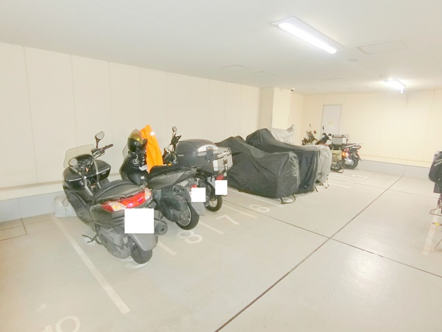 ザ・リバープレイスウエストタワーのその他共用部分|バイク置き場　空き状況等詳細はお問合せください。