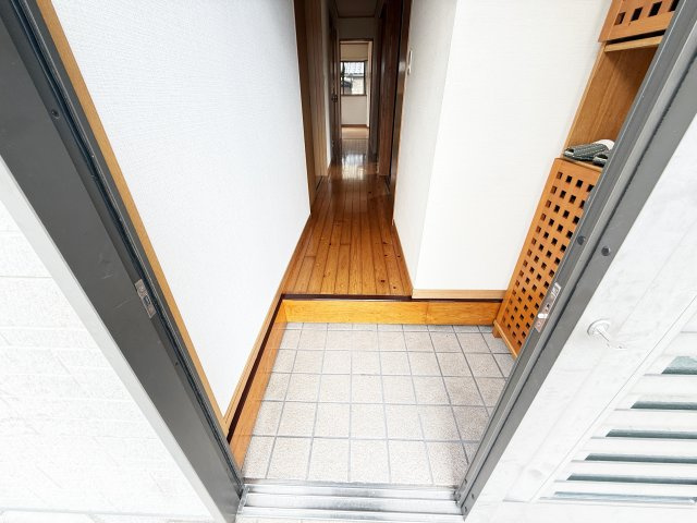 松木邸の玄関