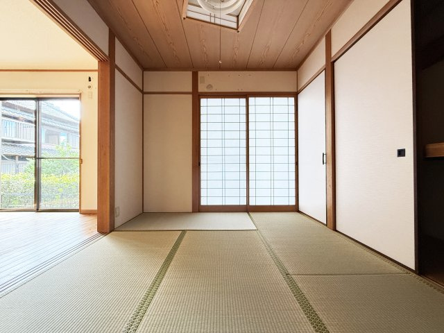 松木邸の駐車場